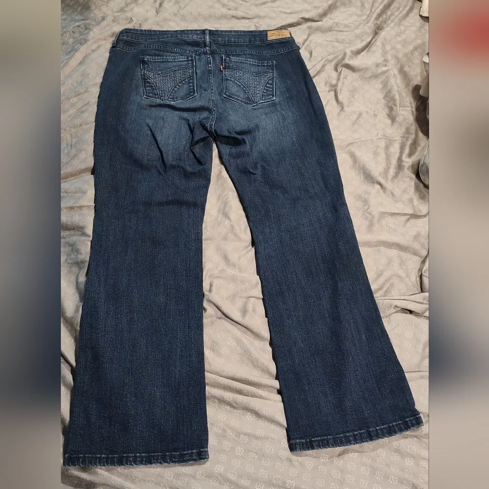 Levi's Strauss Women's Bold Curve Boot Cut, Five Pocket, Blue Jeans Size 18w - Picture 4 of 9